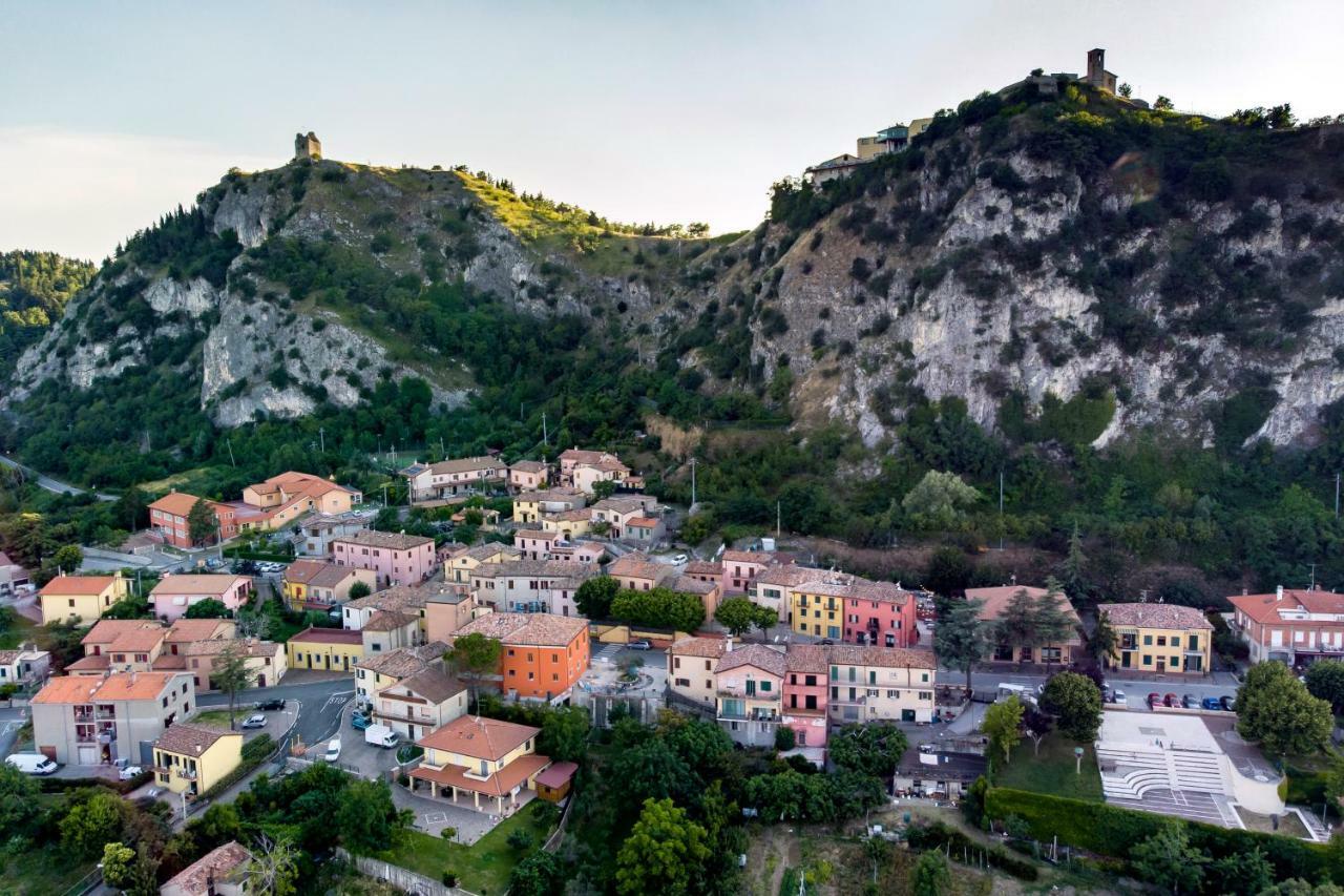 La Locanda Del Povero Diavolo Bed & Breakfast Torriana Exterior photo